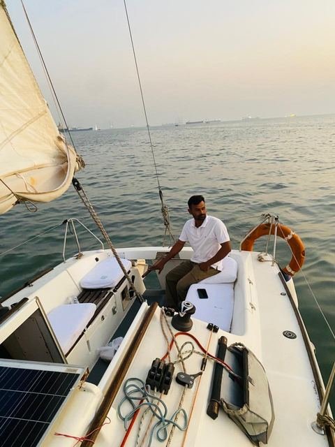 Family sailboat for up to 10 guests